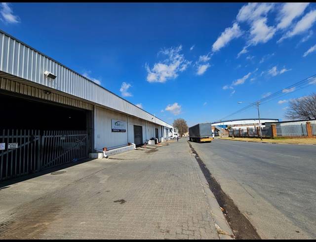 12,732M² WAREHOUSE TO LET IN HERIOTDALE
